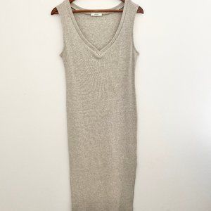 NWOT Ribbed Knit V-Neck Midi Dress in Gray/Oatmeal